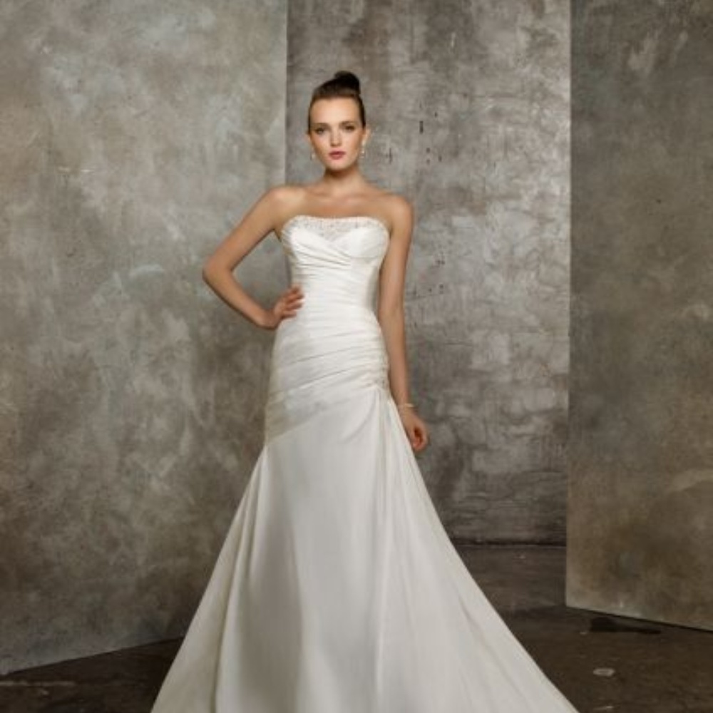 NWOT - Mari Lee Beaded Wedding Gown